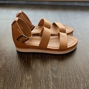 NWOB Soludos Tan Ankle-strap Sandals size 7